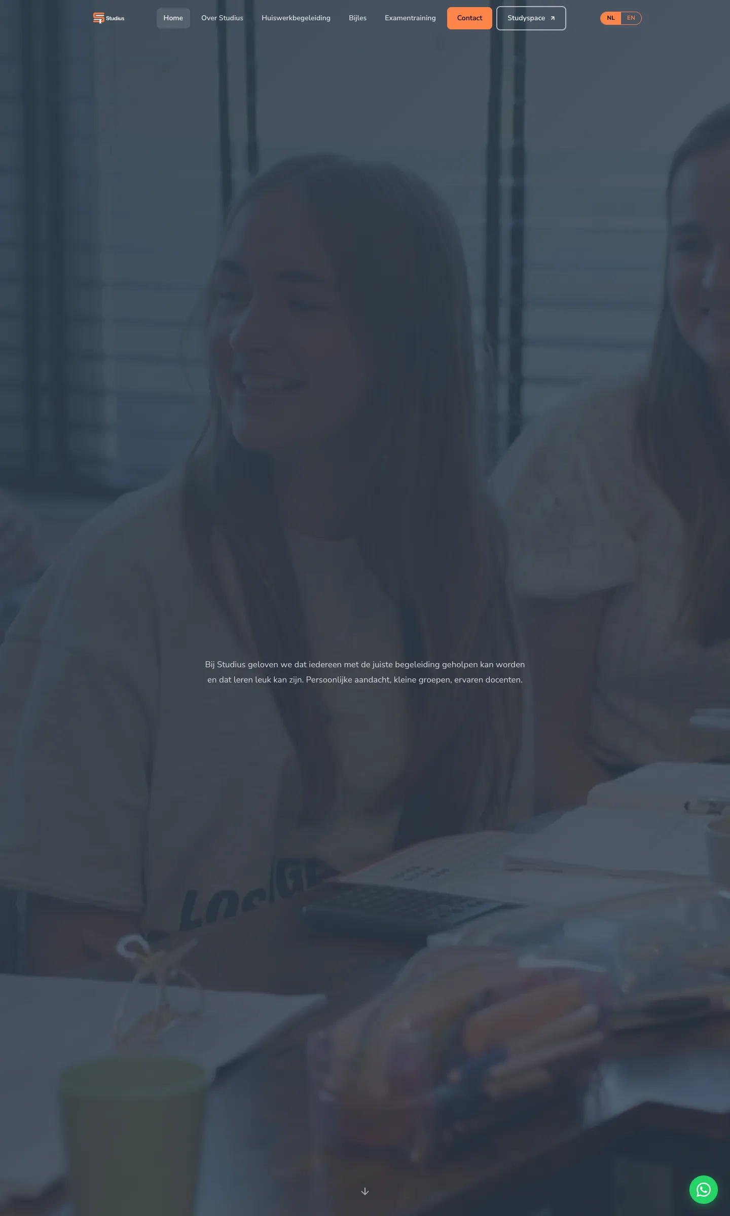 Homepage van Studius, met een eigen beeldtaal in plaats van stockfoto's.